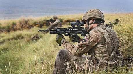 Soldiers from The Household Division operating their SA-80's during a live fire exercise in the Falklands, on February 17, 2017.