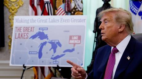President Trump signs an executive order to rename Lake Ontario on August 27, 2026