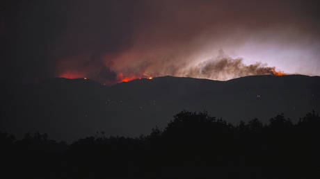 Night-time view of the fire in the Tietar Valley, on 26 July, 2026 in Avila, Castile and Leon, Spain.