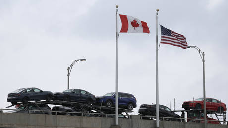 A vehicle truck enters the US from Niagara Falls, Canada, February 4, 2025