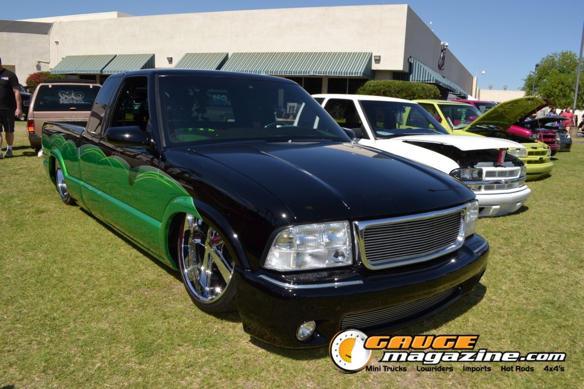forbidden-fantasy-show-n-shine-2026-048-black-green-chevrolet-s10-slammed