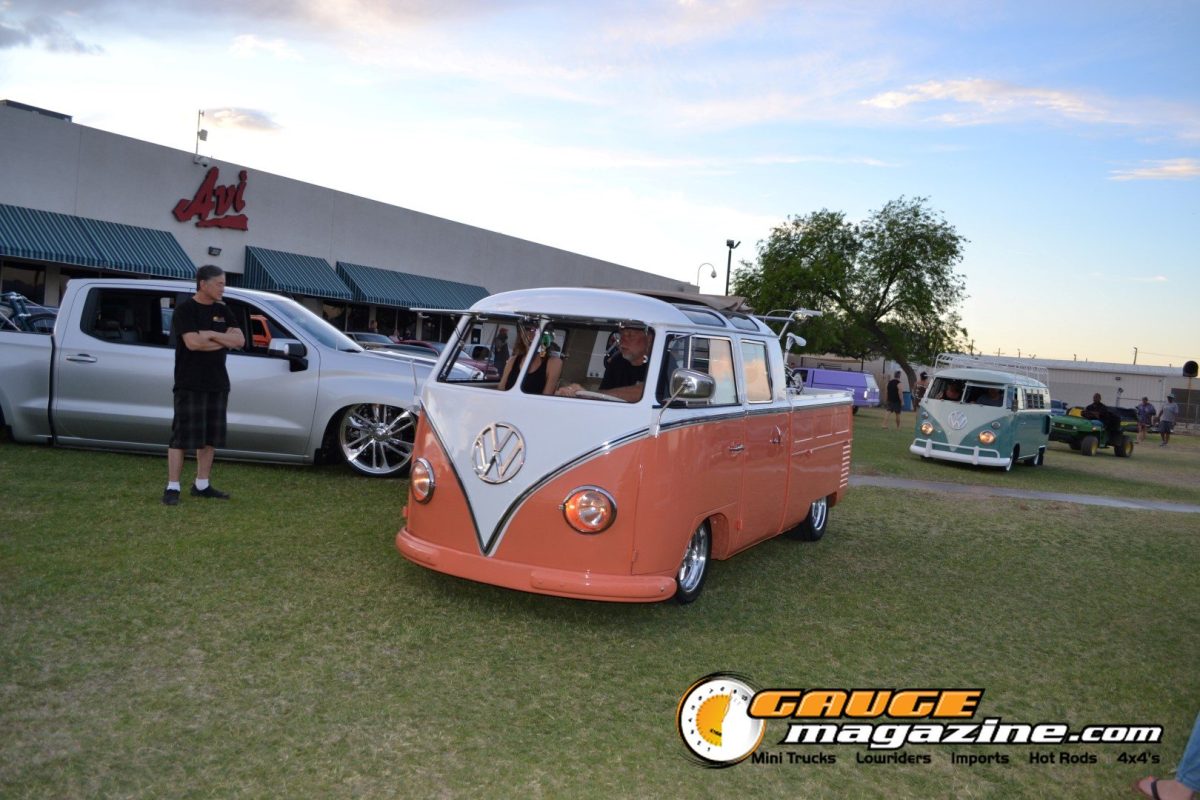 forbidden-fantasy-show-n-shine-2026-113-orange-white-volkswagen-bus-show-field