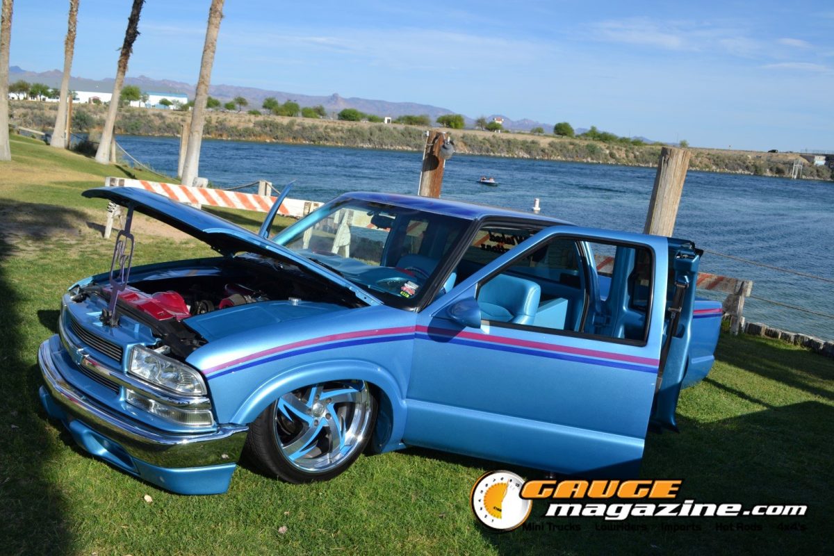 forbidden-fantasy-show-n-shine-2026-097-blue-chevrolet-s10-engine-bay-slammed