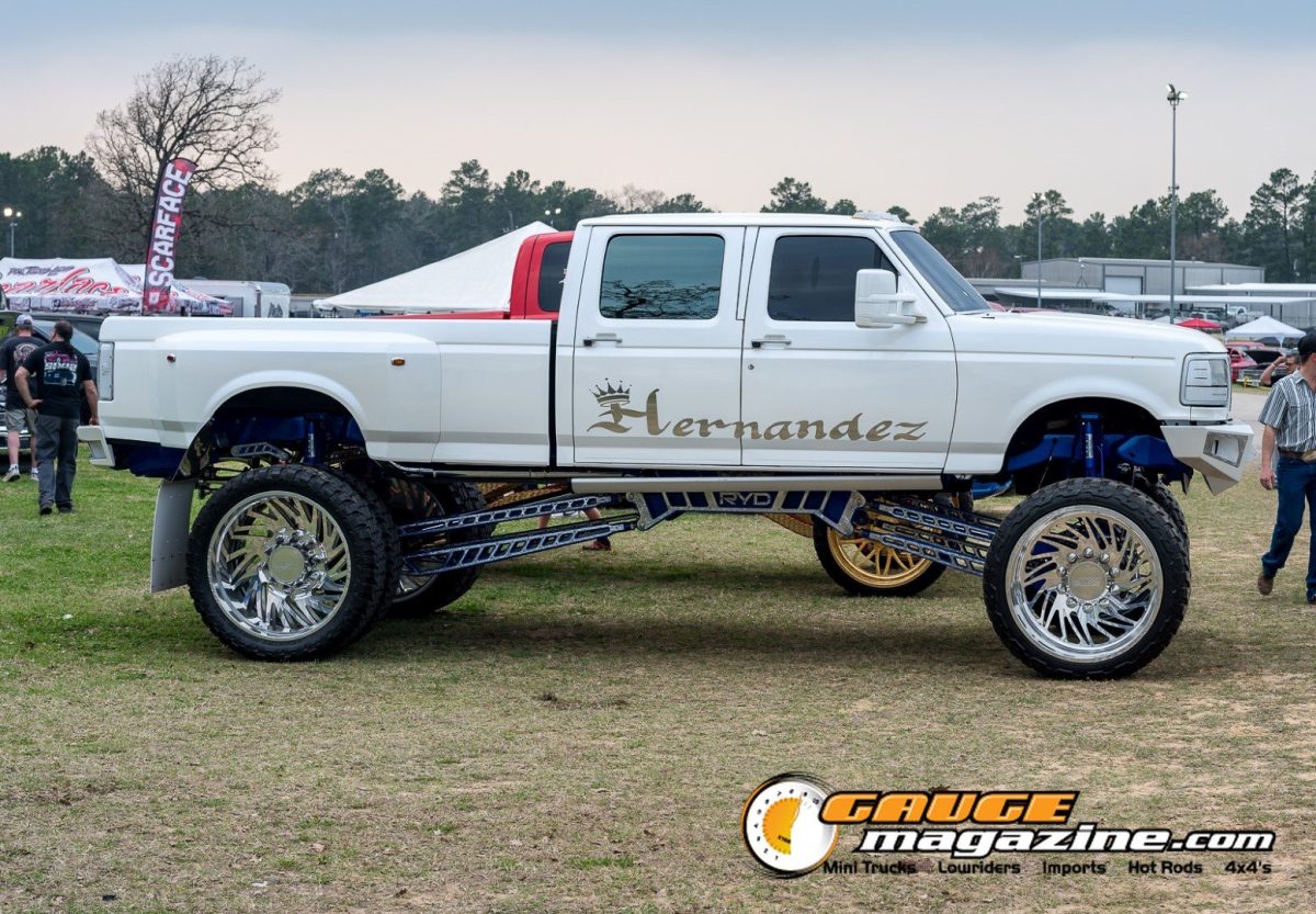 lone-star-throwdown-2026-white-lifted-ford-super-duty