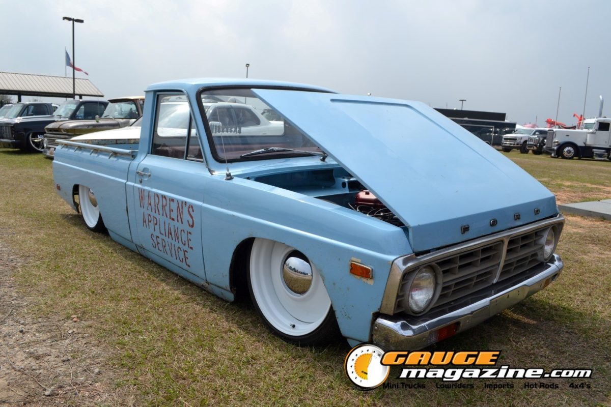 lone-star-throwdown-2026-blue-white-custom-classic-ford-pickup