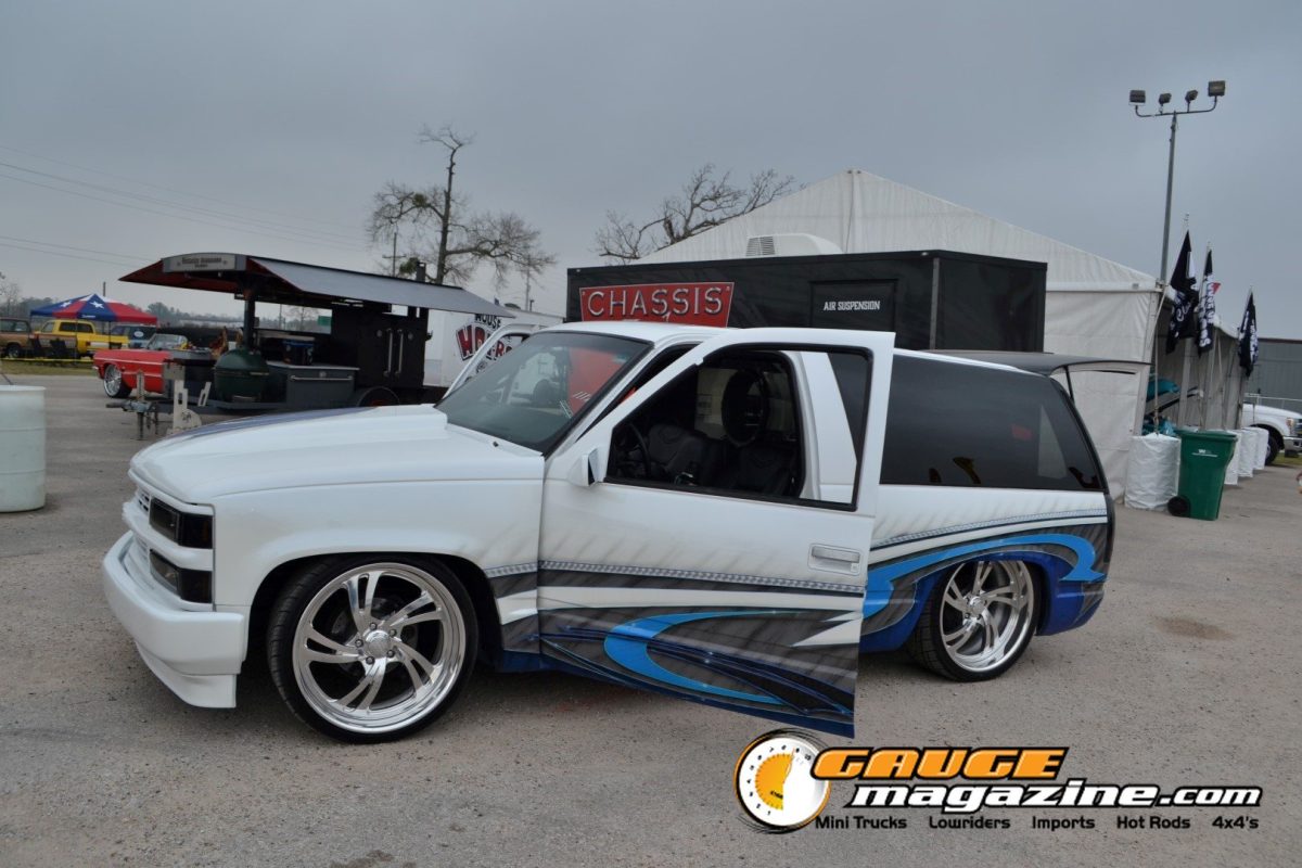 lone-star-throwdown-2026-white-blue-graphic-custom-chevrolet-s10