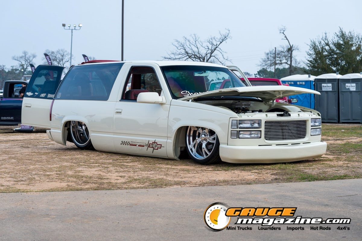 lone-star-throwdown-2026-white-lowered-chevrolet-suburban