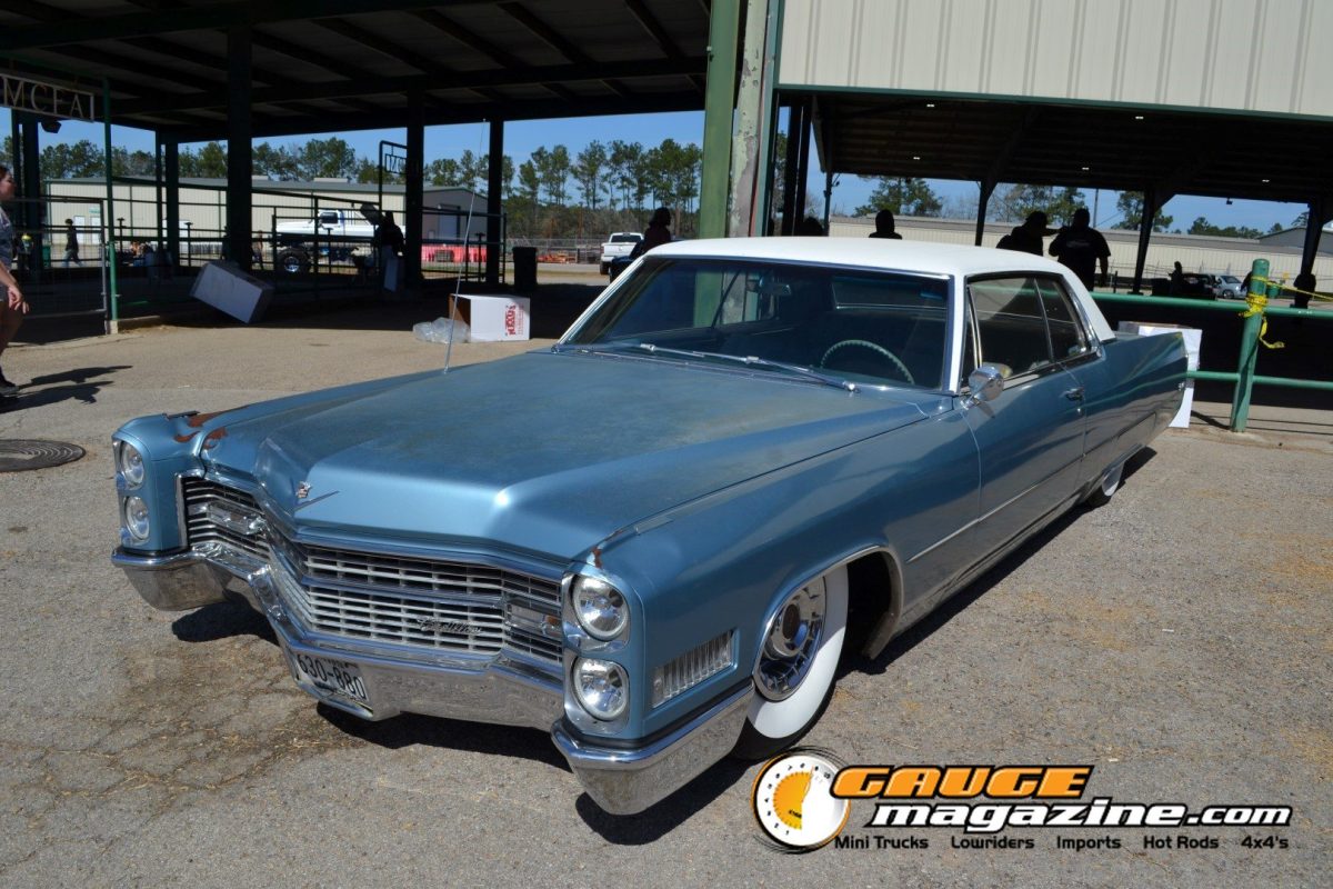 lone-star-throwdown-2026-blue-classic-cadillac-sedan