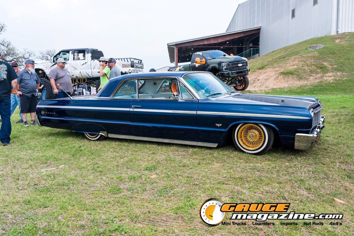 lone-star-throwdown-2026-blue-classic-lowrider-coupe