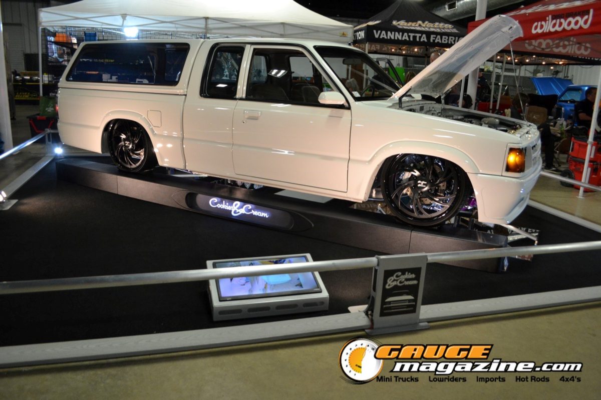 lone-star-throwdown-2026-white-custom-chevrolet-suburban-display