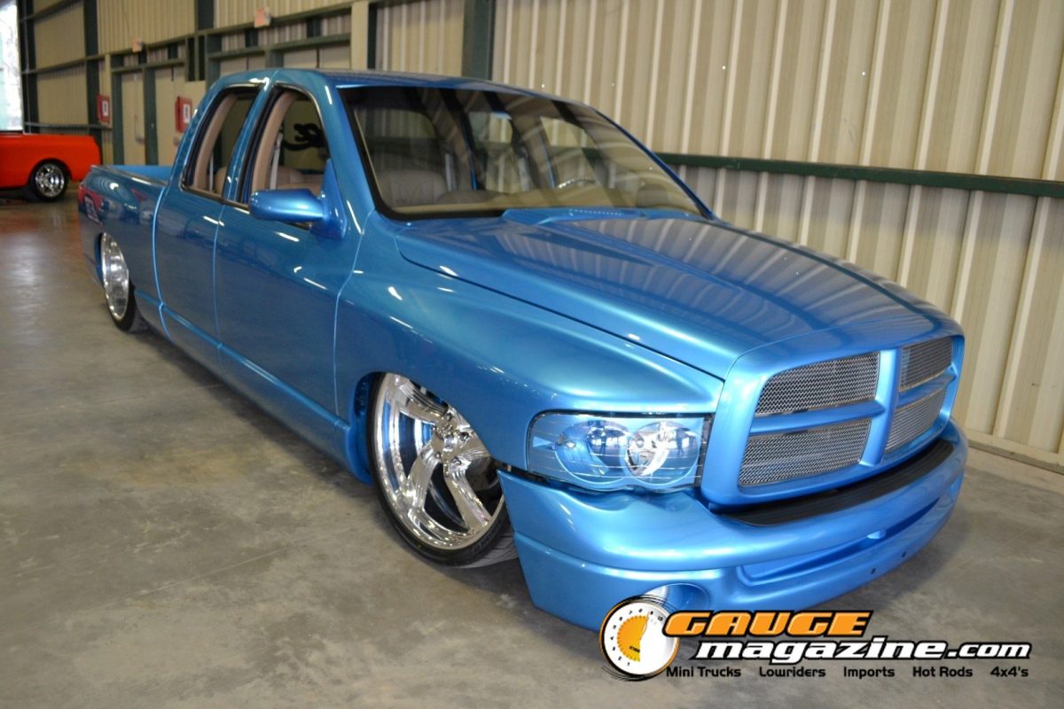 lone-star-throwdown-2026-blue-custom-dodge-ram-lowered