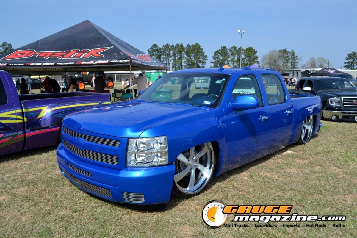 lone-star-throwdown-2026-blue-lowered-chevrolet-silverado