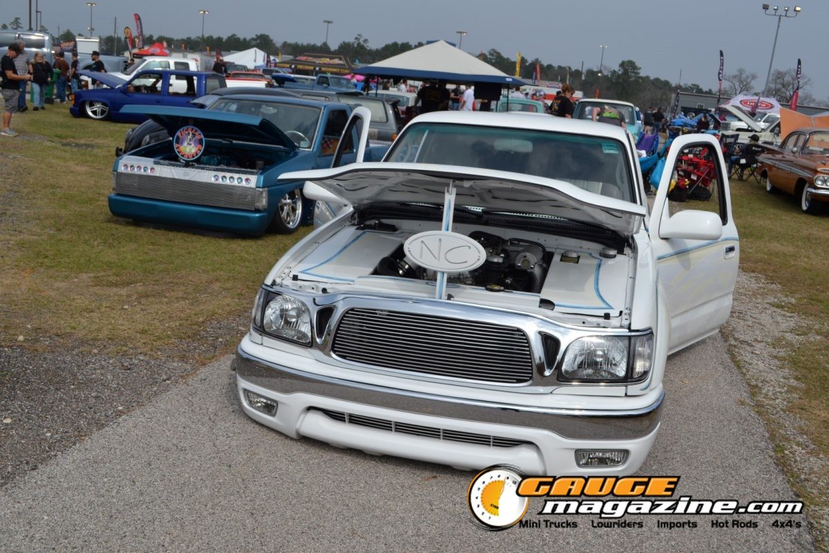 lone-star-throwdown-2026-white-custom-mini-truck-engine-bay