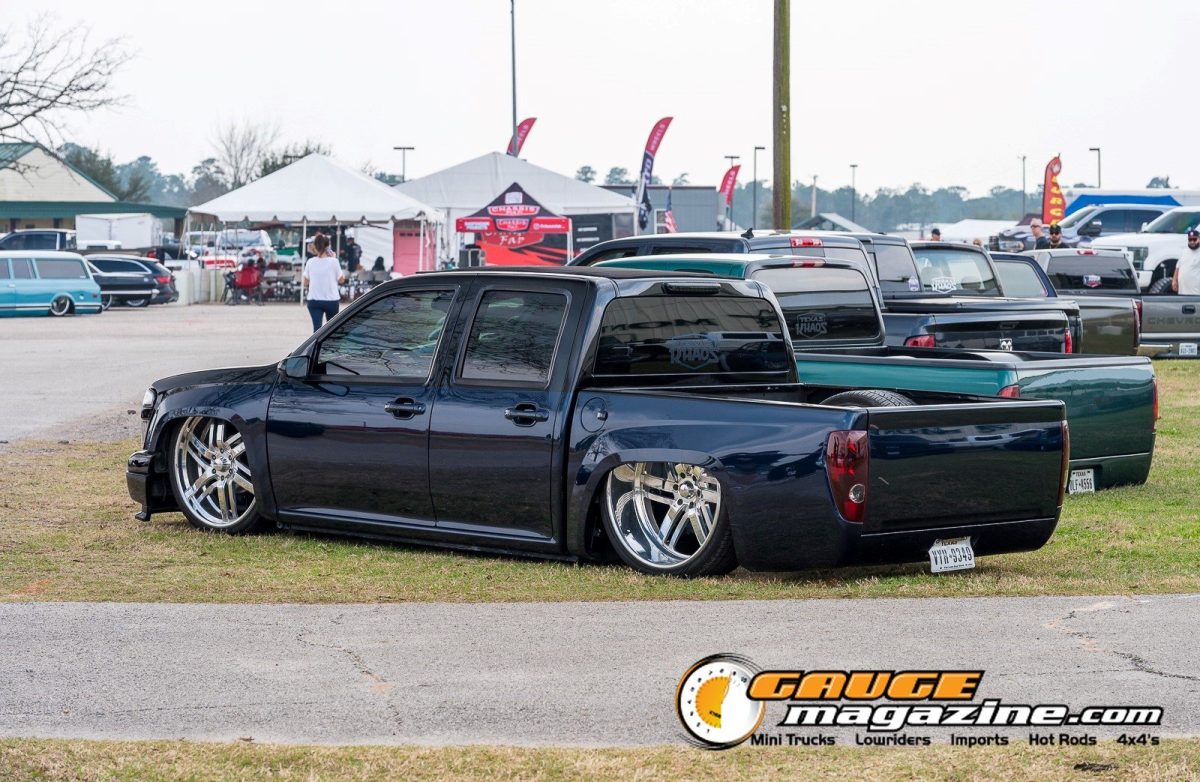 lone-star-throwdown-2026-black-lowered-custom-chevrolet-pickup
