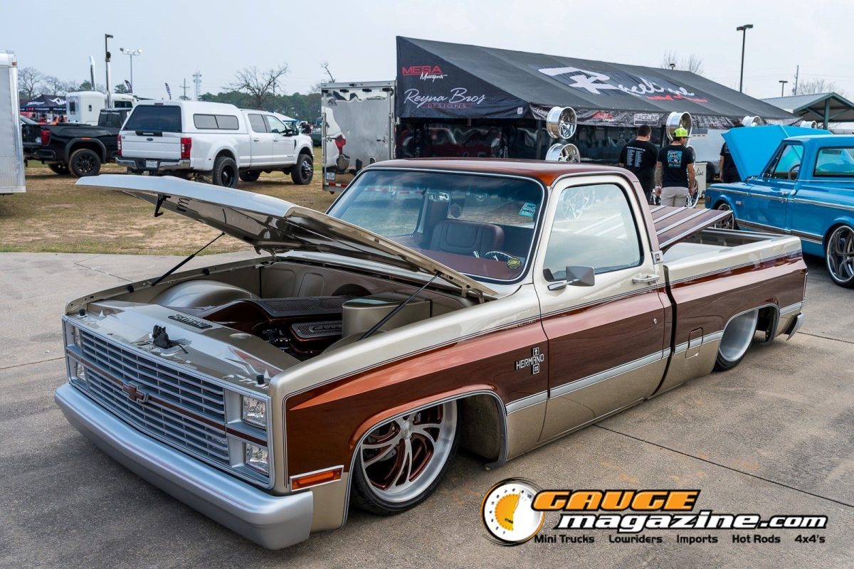 lone-star-throwdown-2026-brown-white-lowered-squarebody-chevrolet-pickup