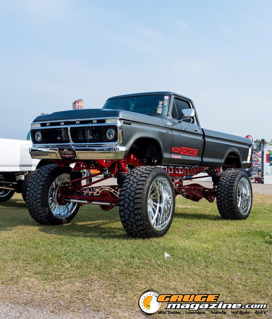 lone-star-throwdown-2026-gray-lifted-classic-ford-truck