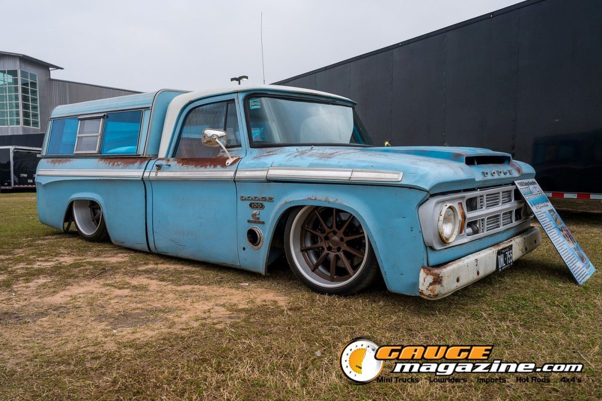 lone-star-throwdown-2026-blue-patina-lowered-classic-chevrolet-suburban