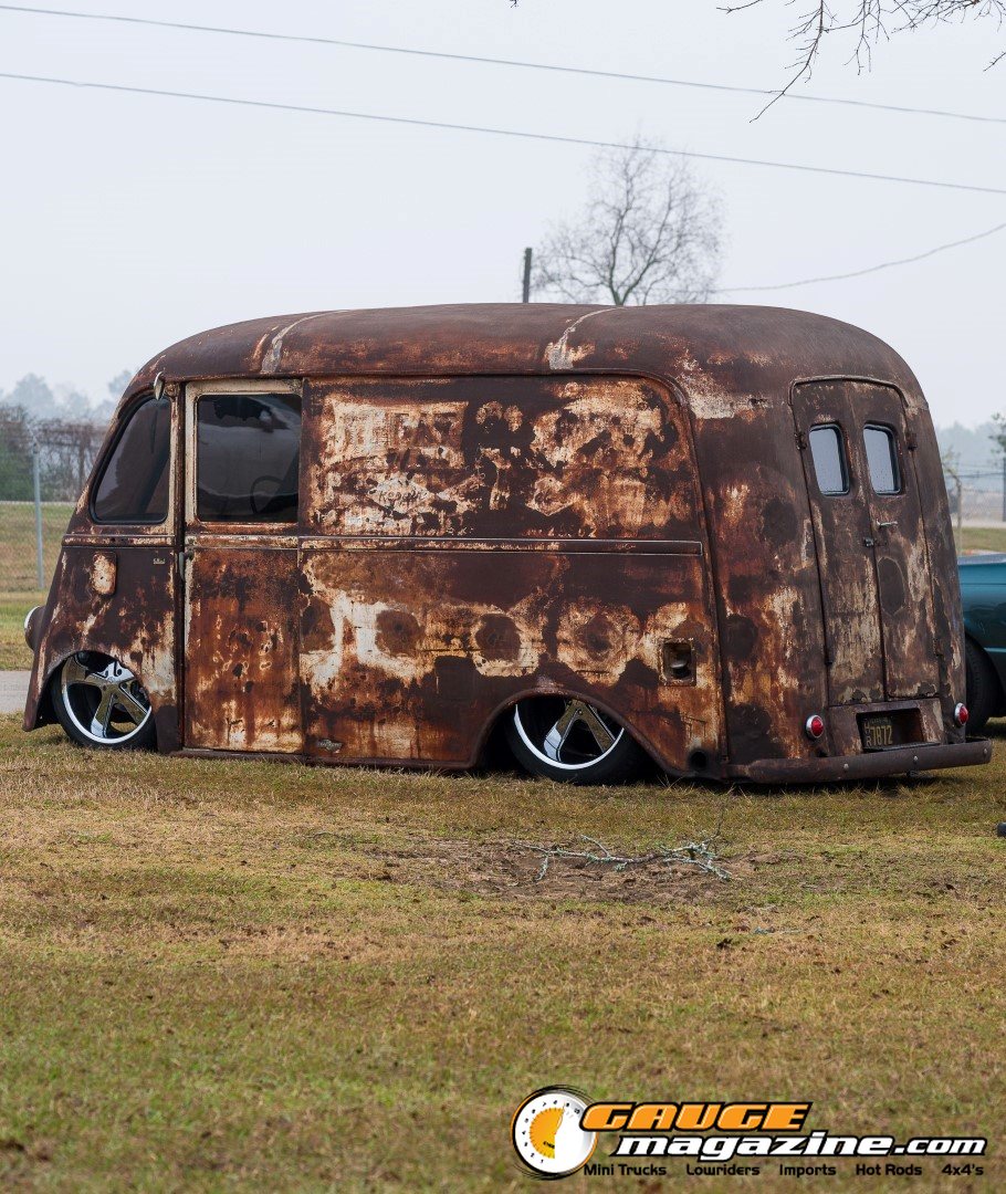 lone-star-throwdown-2026-rusty-patina-custom-panel-van