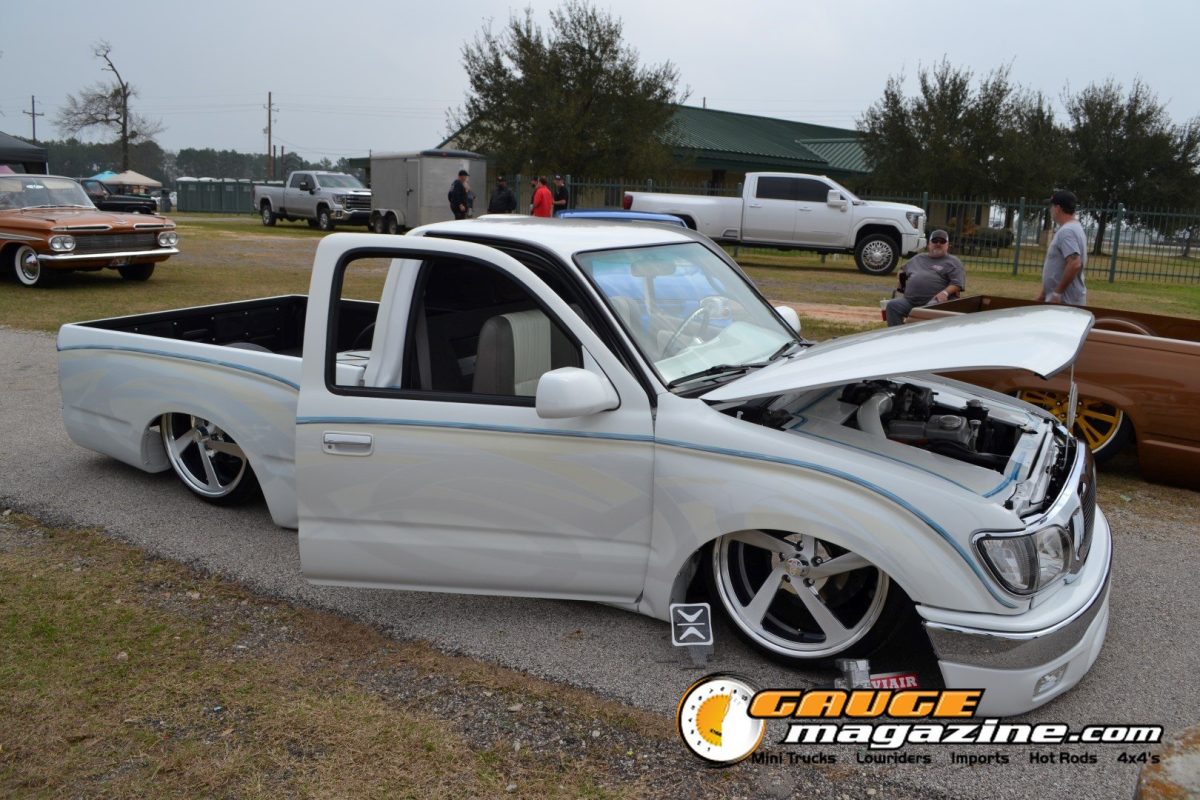 lone-star-throwdown-2026-white-custom-mini-truck-open-hood