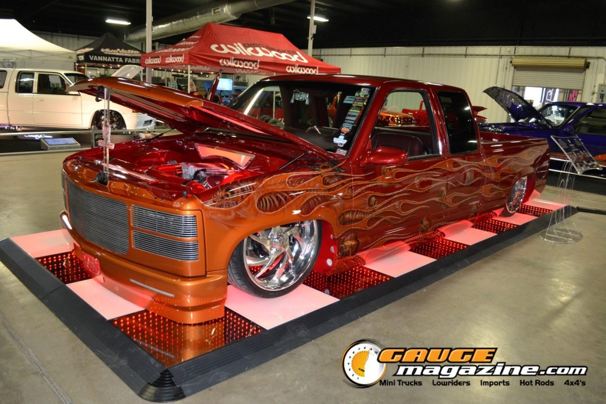 lone-star-throwdown-2026-copper-custom-chevrolet-truck-display