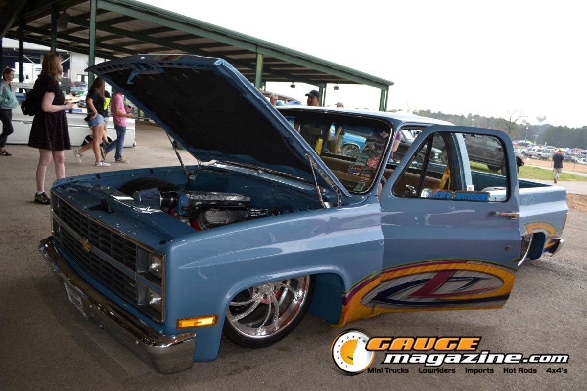 lone-star-throwdown-2026-blue-custom-mini-truck-open-hood