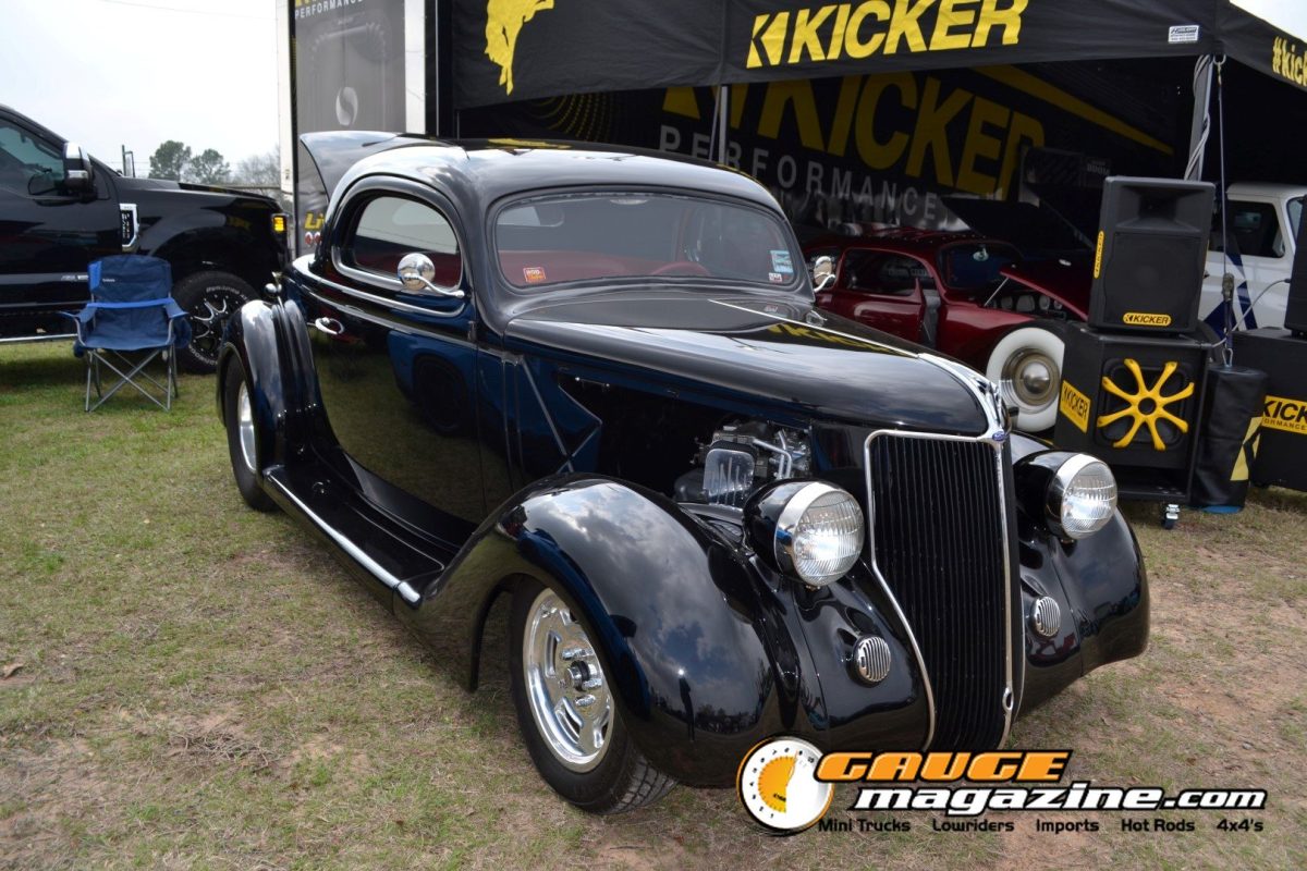 lone-star-throwdown-2026-black-traditional-hot-rod-coupe-kicker-display