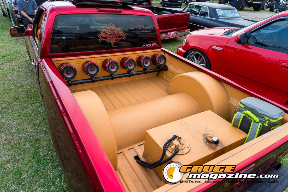 lone-star-throwdown-2026-custom-truck-bed-audio-interior-detail