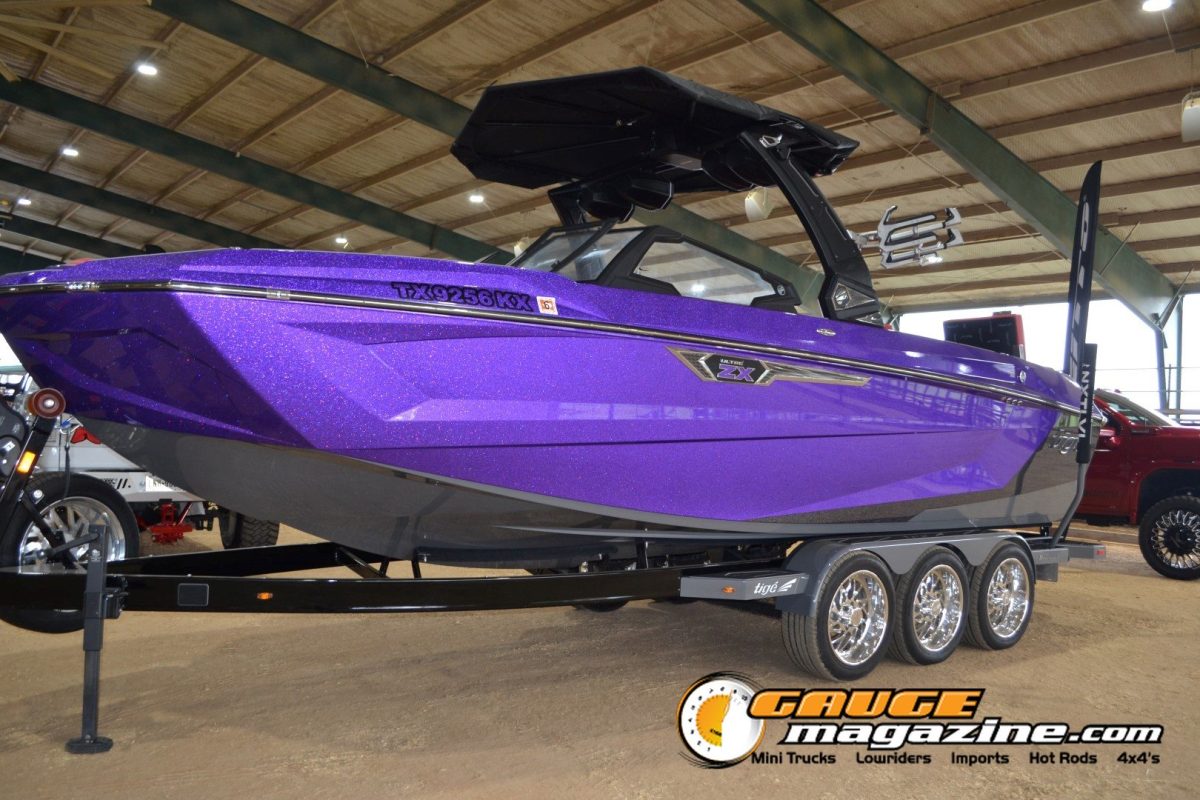 lone-star-throwdown-2026-purple-custom-performance-boat