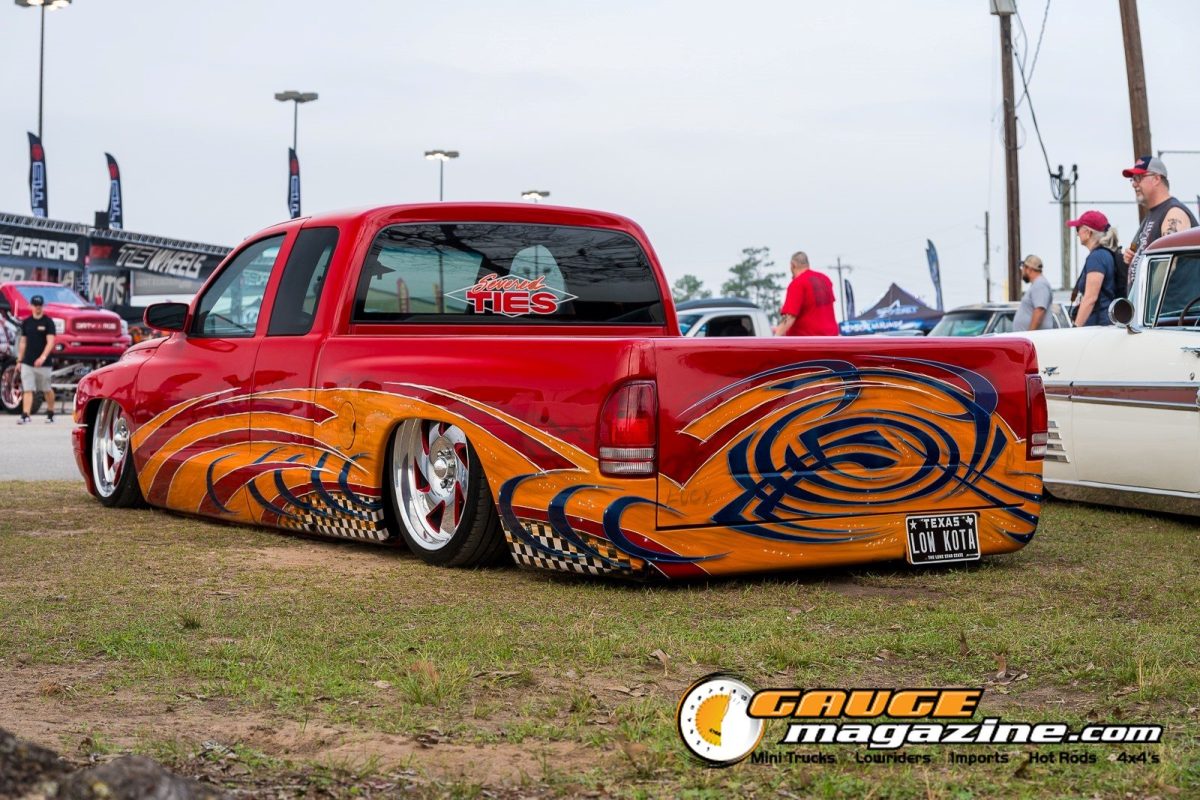 lone-star-throwdown-2026-red-orange-graphic-custom-mini-truck