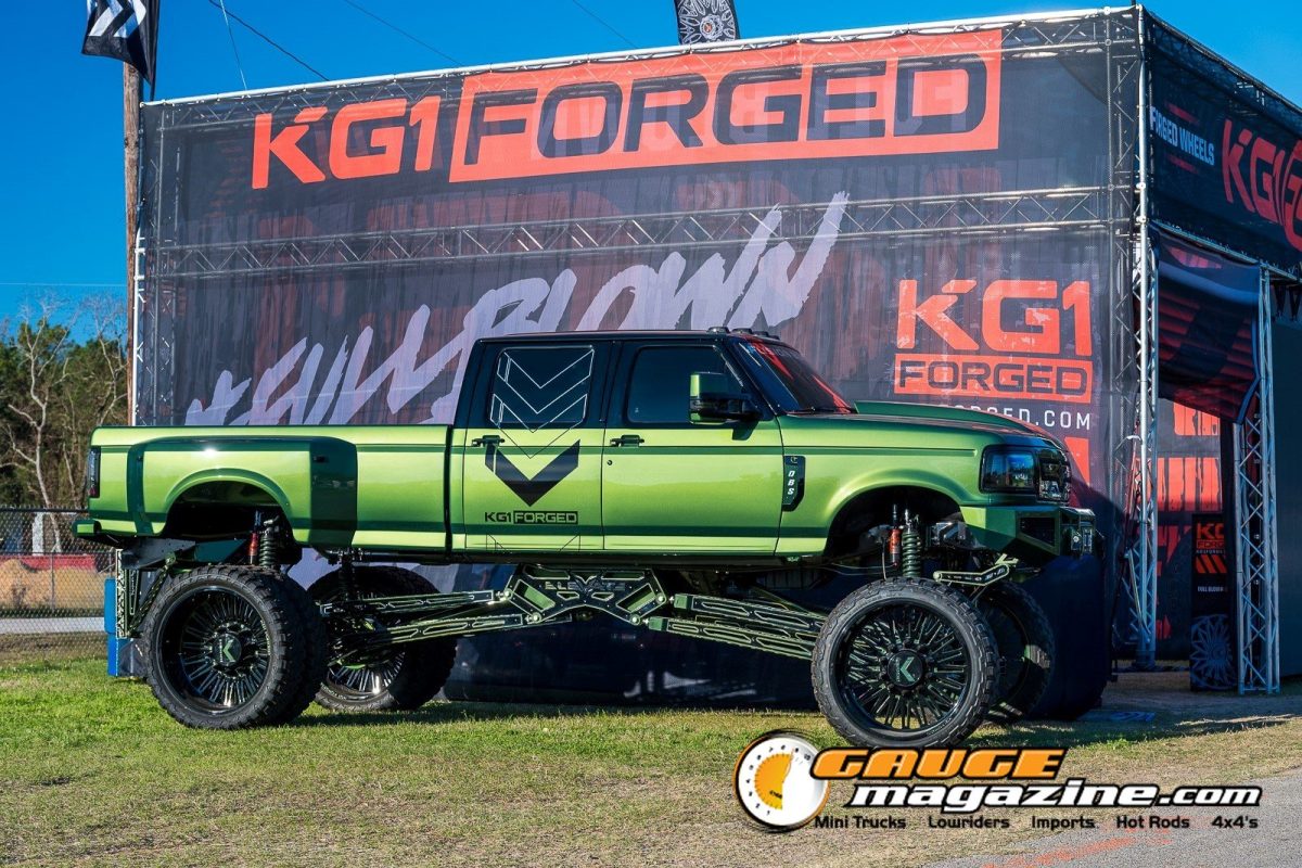 lone-star-throwdown-2026-green-lifted-custom-truck-vendor-display