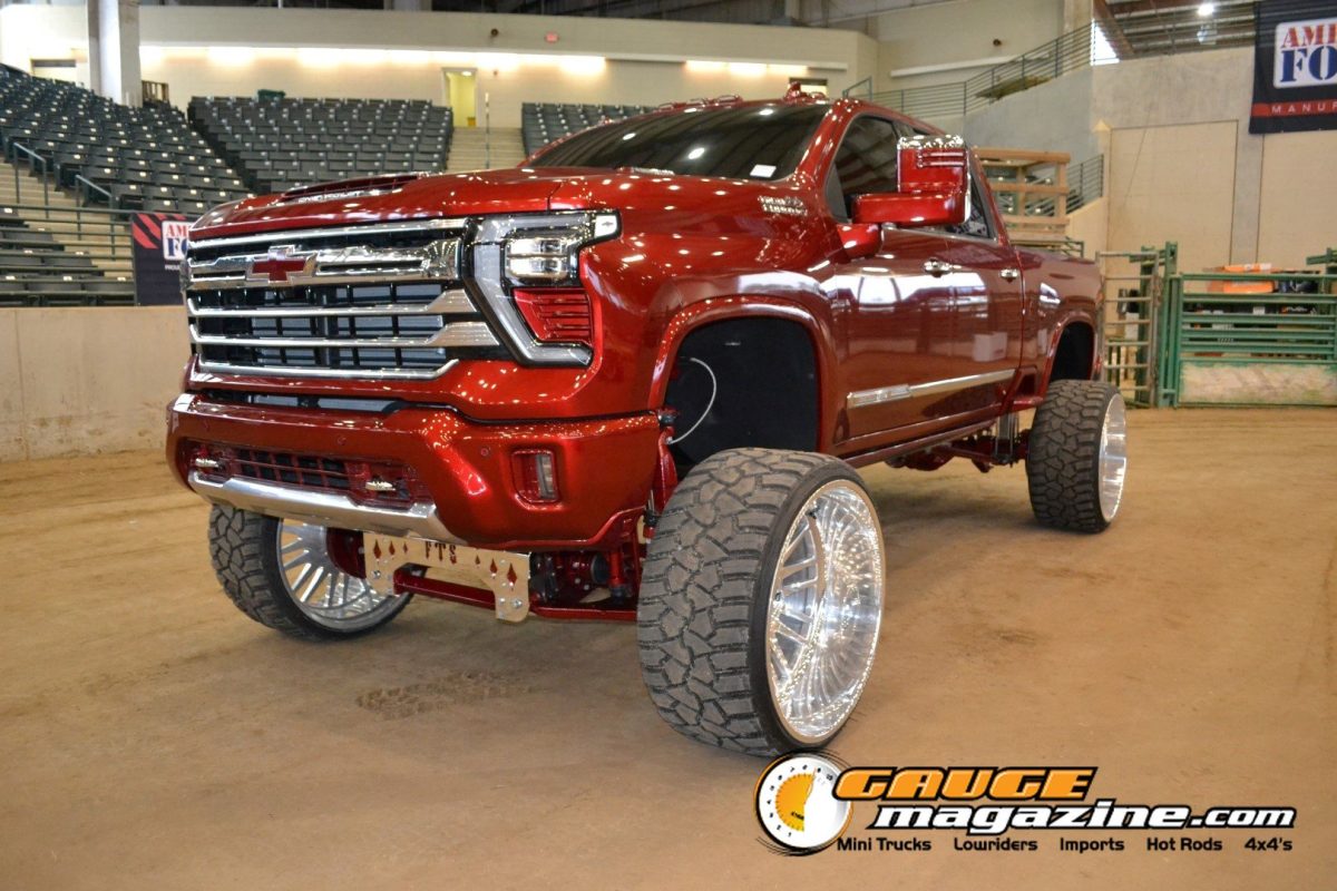 lone-star-throwdown-2026-red-lifted-modern-gmc-sierra