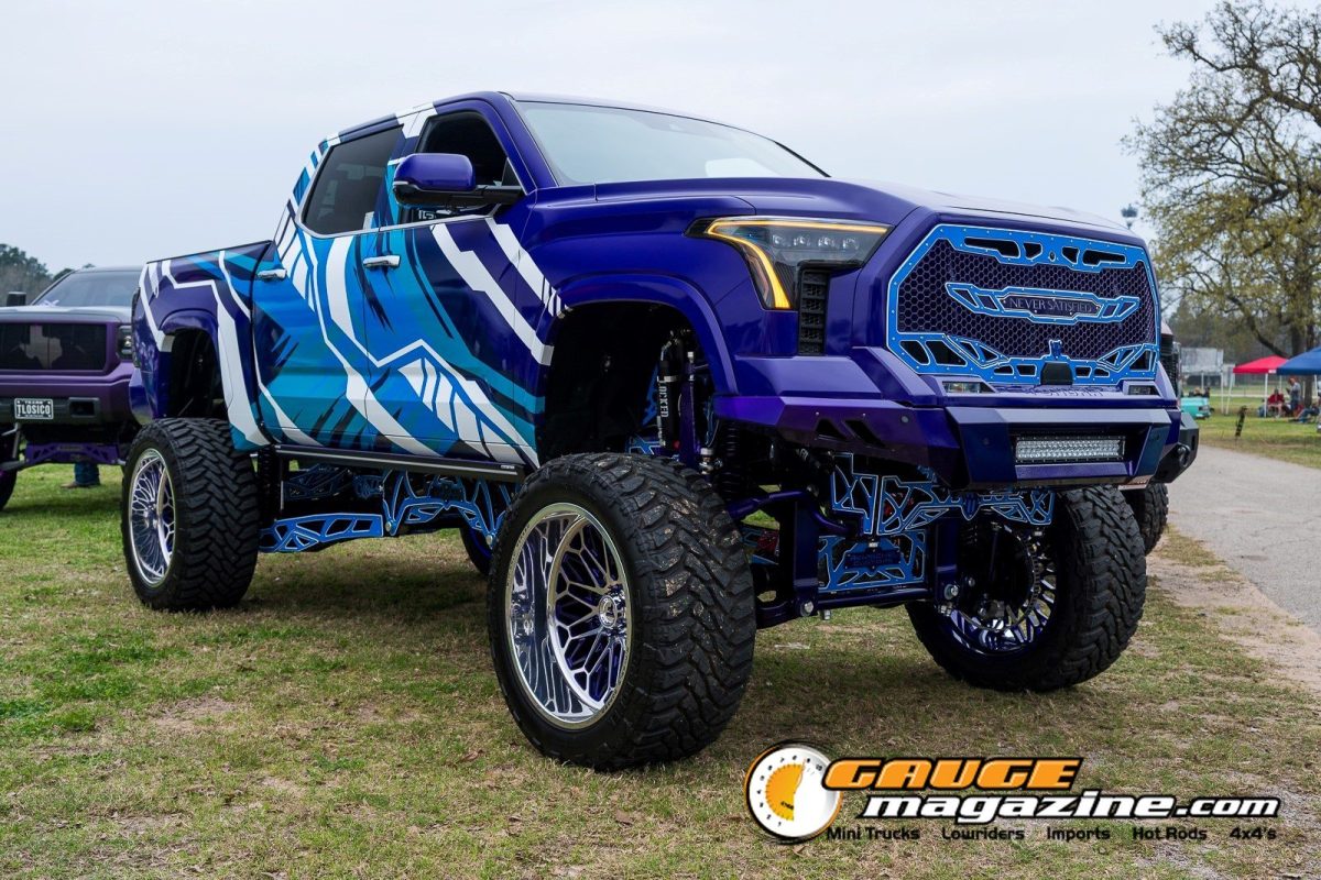 lone-star-throwdown-2026-blue-purple-lifted-custom-truck