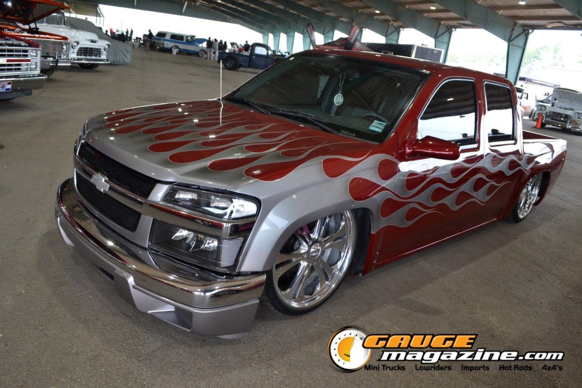 lone-star-throwdown-2026-red-silver-custom-chevrolet-silverado