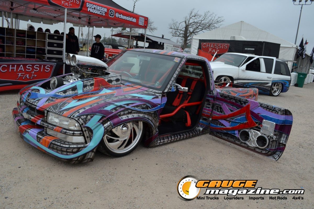 lone-star-throwdown-2026-red-blue-graphic-custom-mini-truck