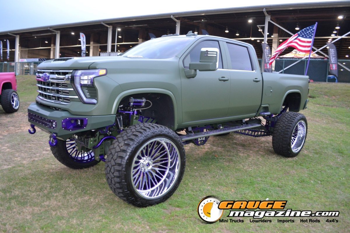 lone-star-throwdown-2026-green-lifted-gmc-sierra