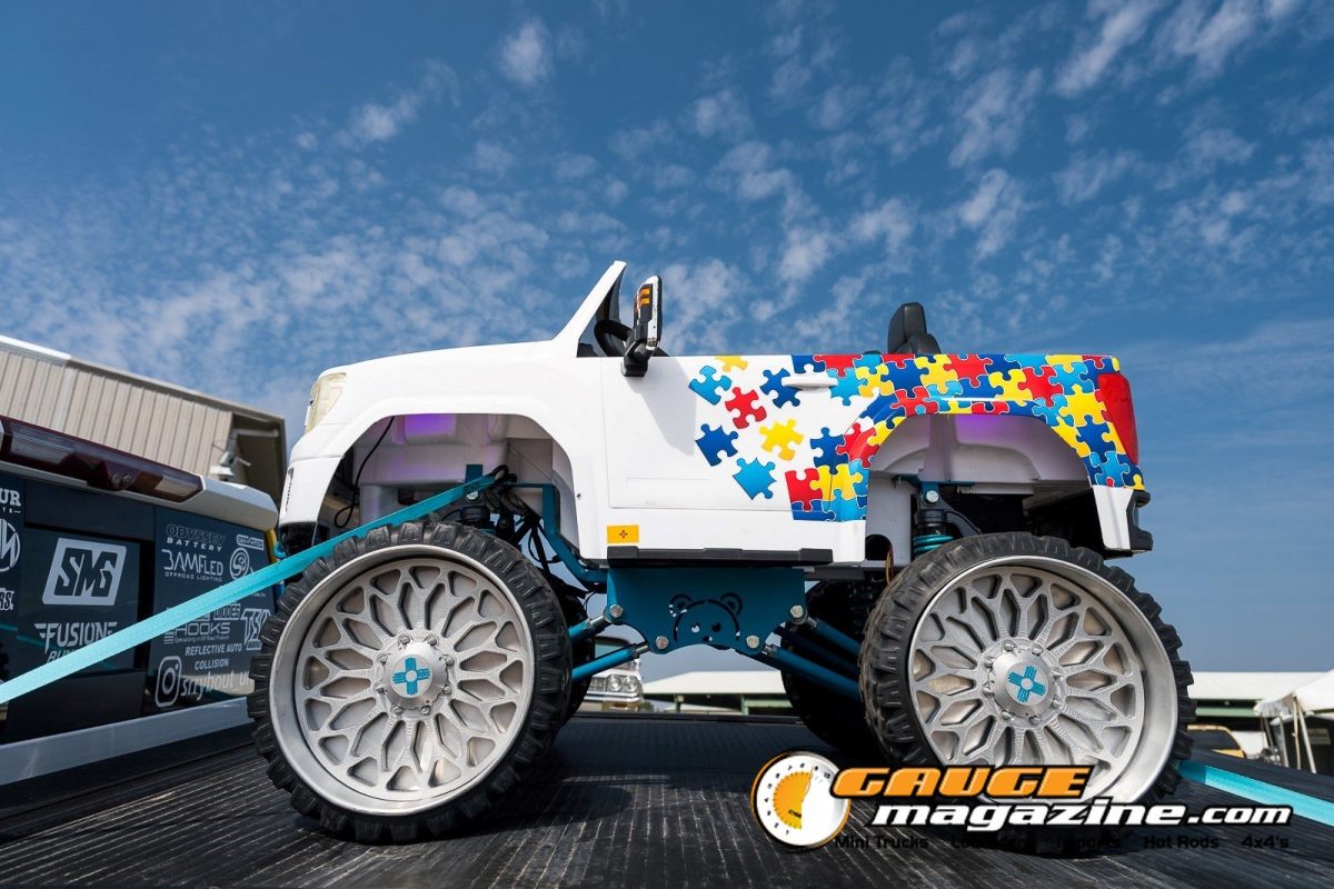 lone-star-throwdown-2026-white-lifted-custom-truck-large-wheels