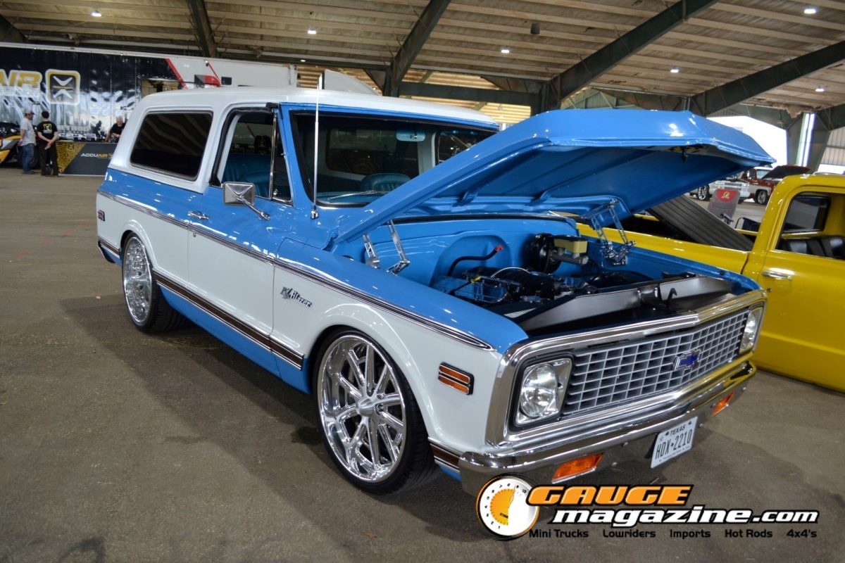lone-star-throwdown-2026-blue-white-classic-chevrolet-blazer-open-hood