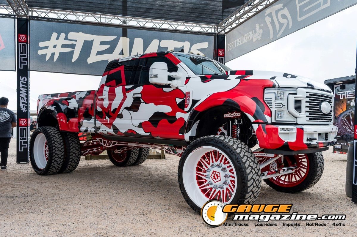 lone-star-throwdown-2026-red-white-lifted-custom-ford-truck-2