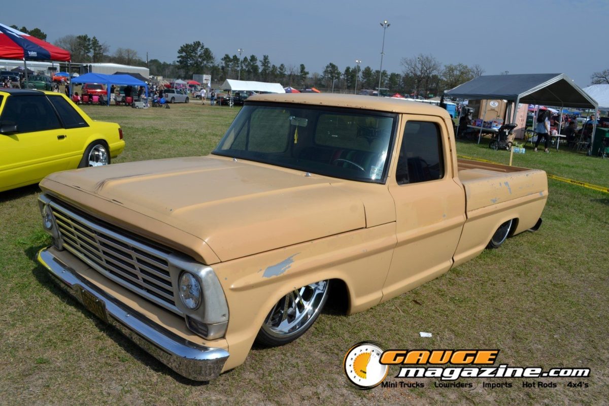 lone-star-throwdown-2026-tan-lowered-classic-ford-pickup