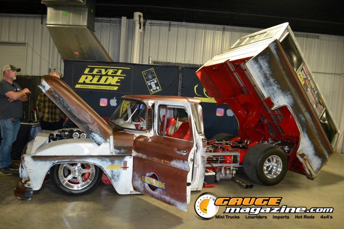 lone-star-throwdown-2026-patina-custom-chevrolet-truck-display
