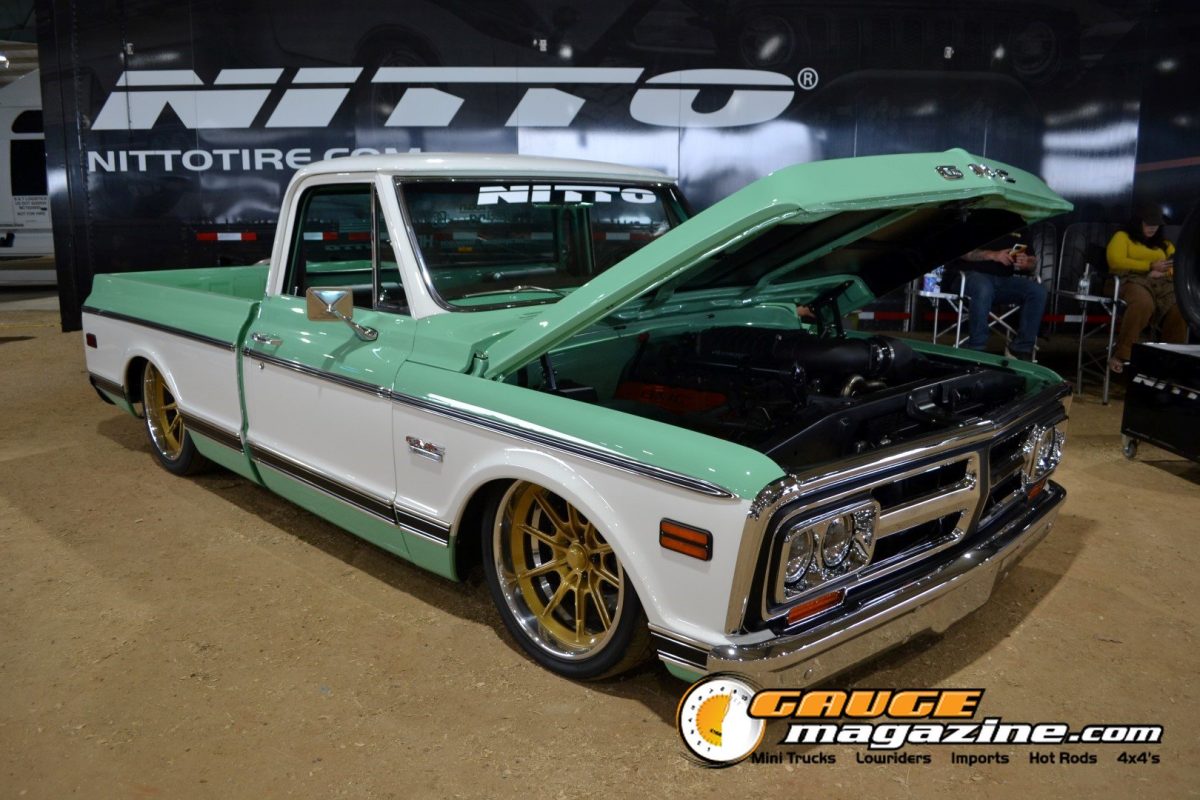 lone-star-throwdown-2026-green-white-classic-chevrolet-truck-open-hood