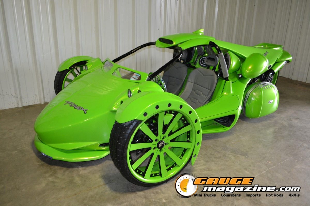 lone-star-throwdown-2026-bright-green-custom-three-wheel-roadster