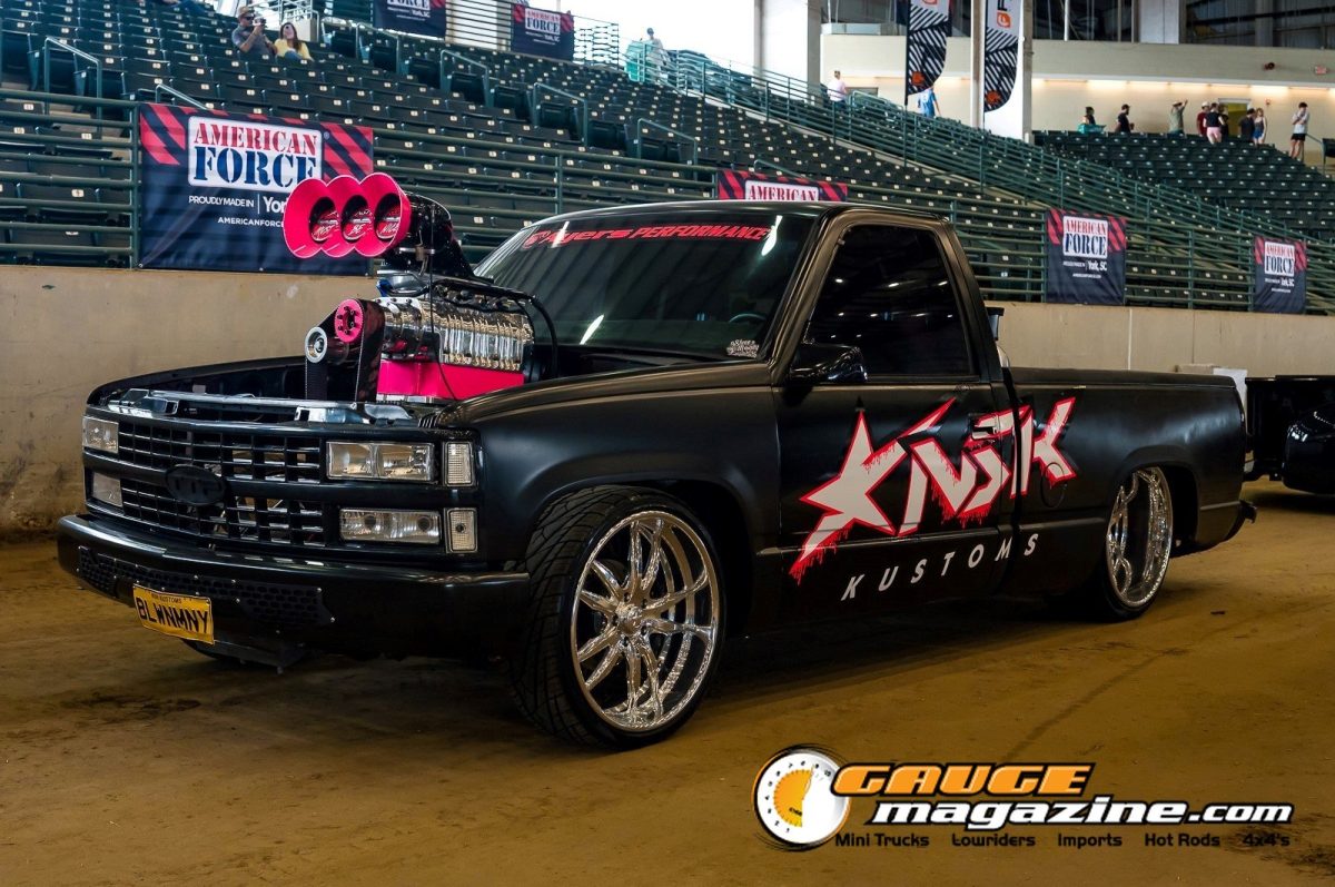 lone-star-throwdown-2026-black-custom-chevrolet-truck-indoor-display