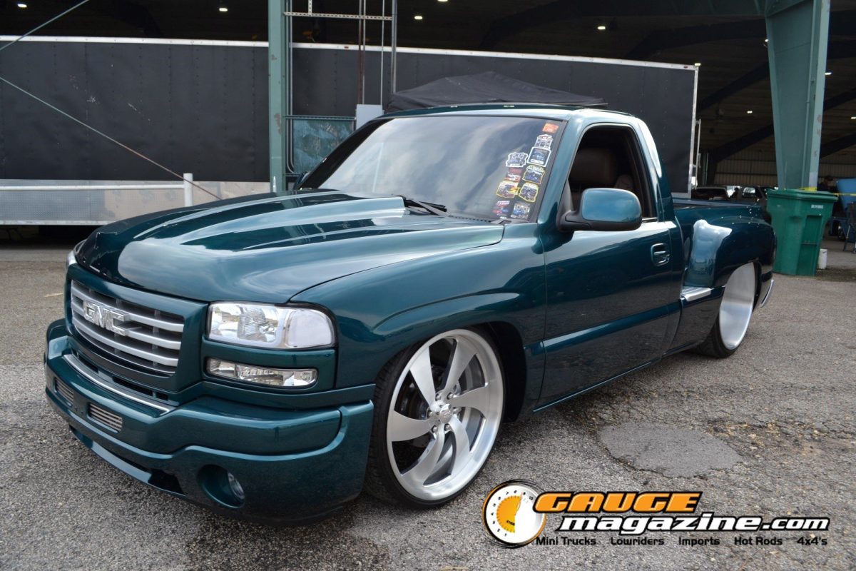 lone-star-throwdown-2026-teal-lowered-chevrolet-silverado-2