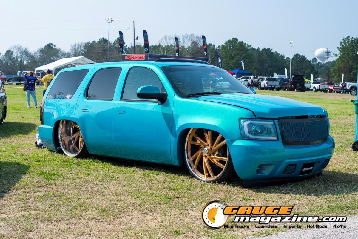 lone-star-throwdown-2026-turquoise-lowered-gmc-yukon