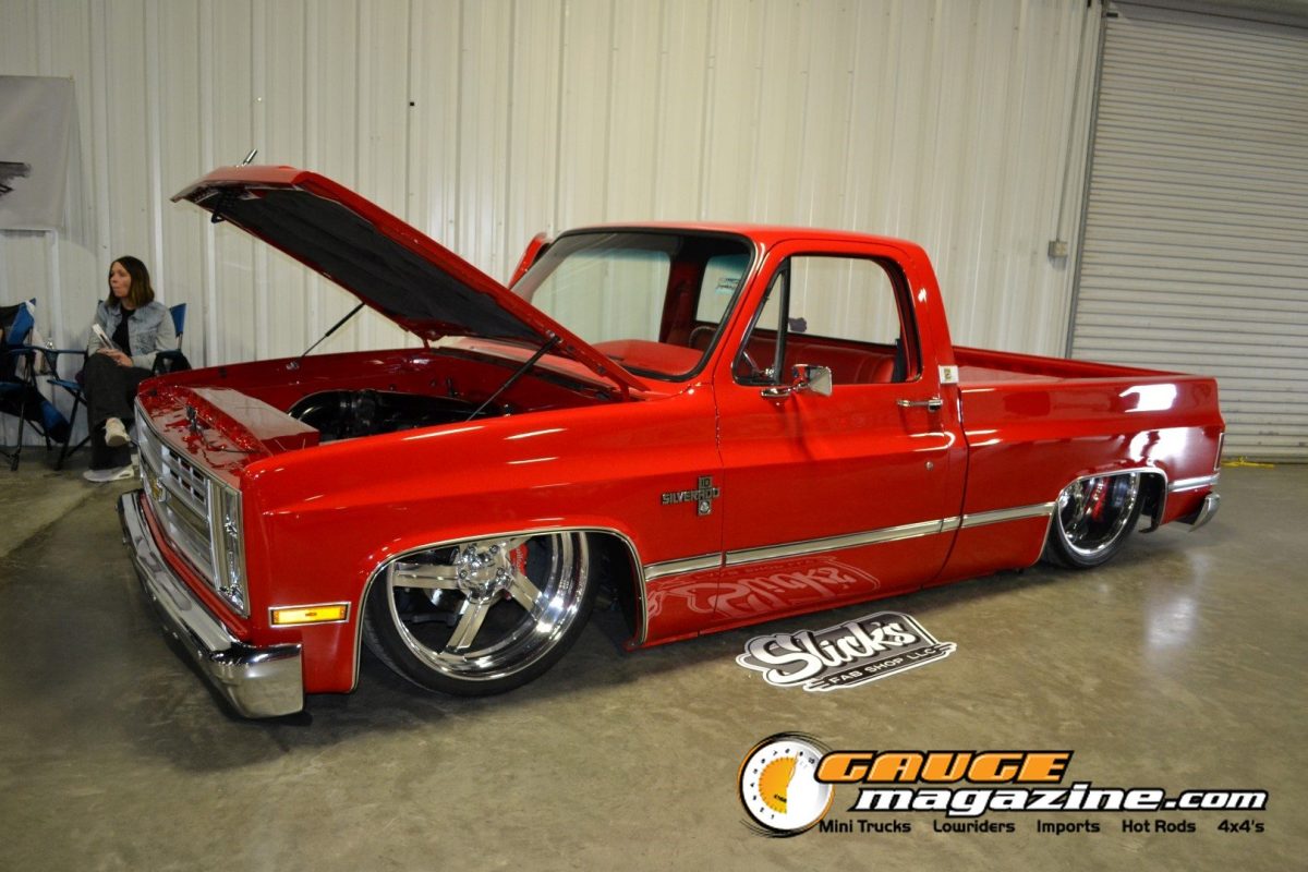 lone-star-throwdown-2026-red-lowered-classic-chevrolet-pickup
