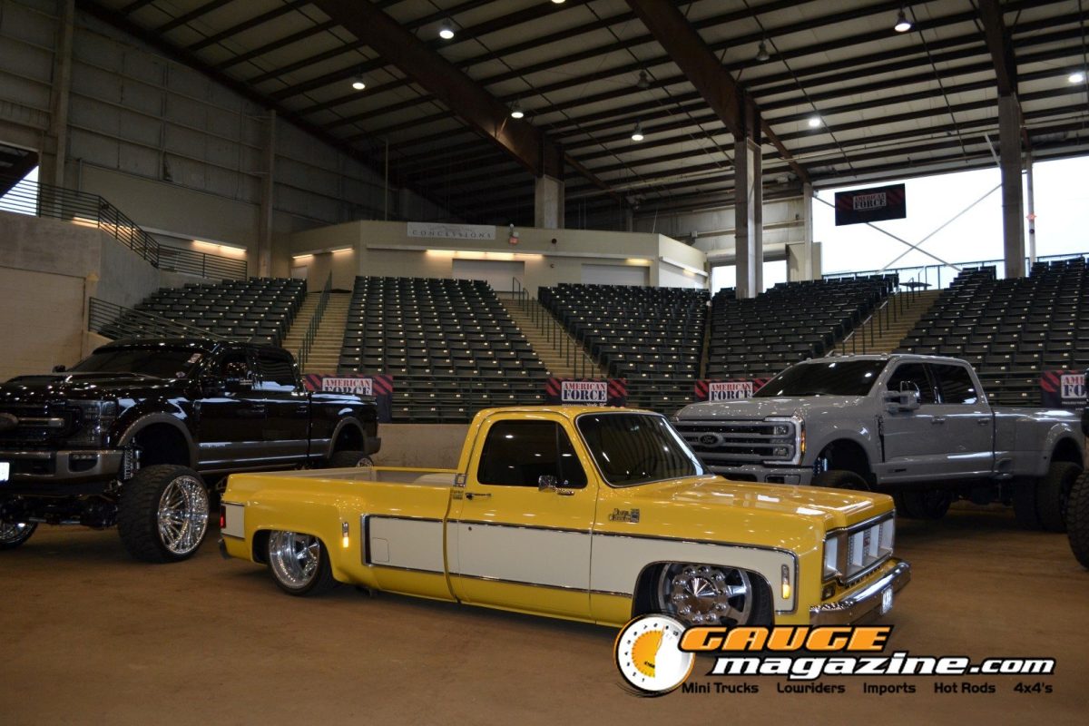 lone-star-throwdown-2026-yellow-lowered-squarebody-chevrolet-pickup
