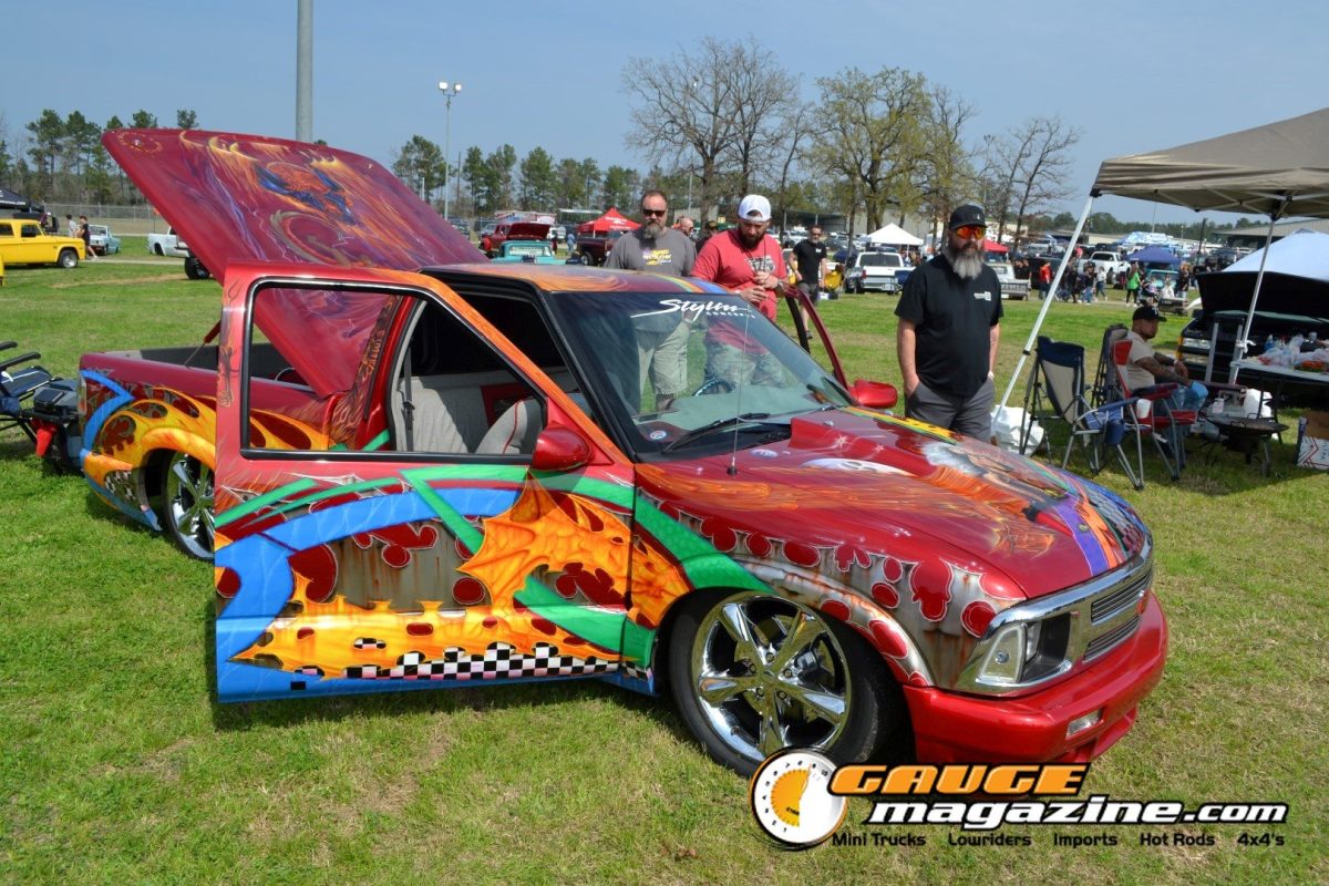 lone-star-throwdown-2026-red-graphic-custom-chevrolet-silverado-open-hood