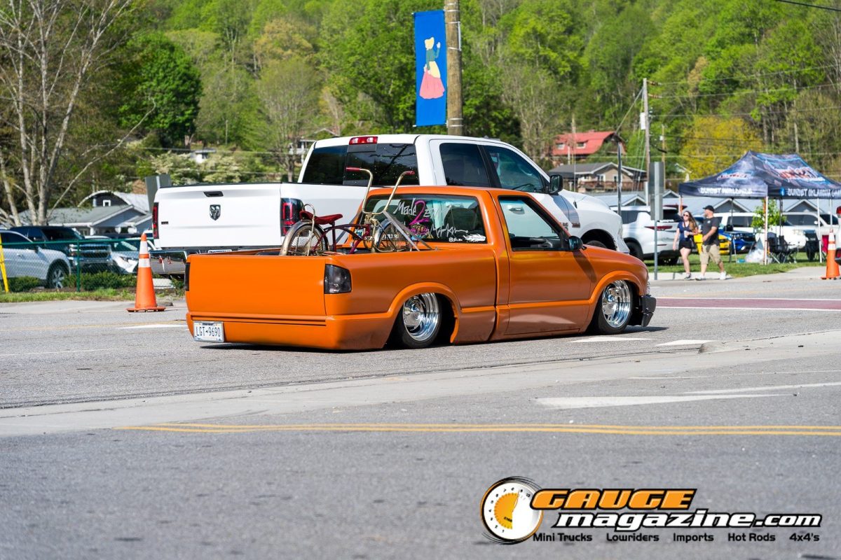 mini-nats-2026-052-chevrolet-s10-slammed-minitruck