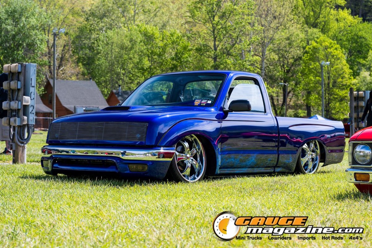 mini-nats-2026-164-toyota-tacoma-slammed-show-truck